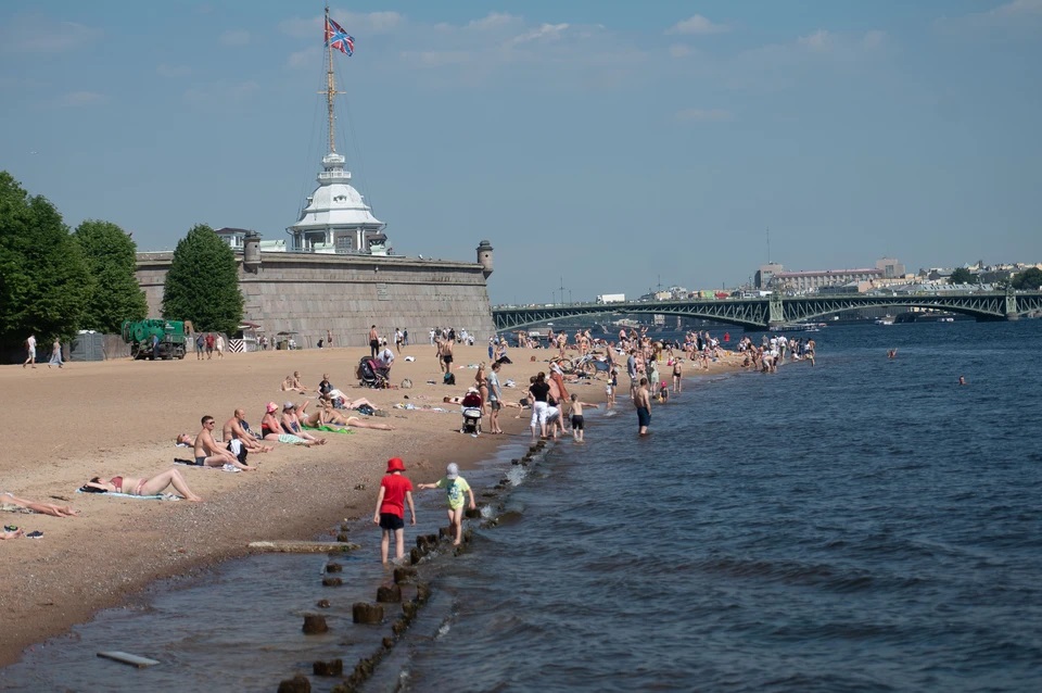 Петропавловская крепость Нева пляж